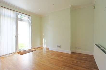 Kings Avenue, Chadwell Heath, RM6, Image 4