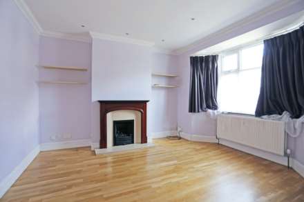 Kings Avenue, Chadwell Heath, RM6, Image 5