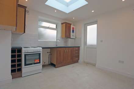 1 Bedroom Flat, Bennett Road, Romford, RM6