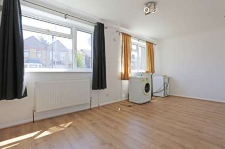 Chadwell Avenue, Chadwell Heath, RM6, Image 5
