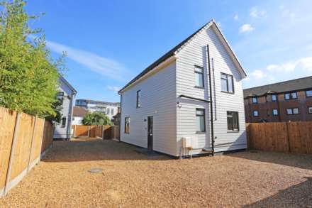 3 Bedroom Detached, Chawdewell Close, Romford, RM6