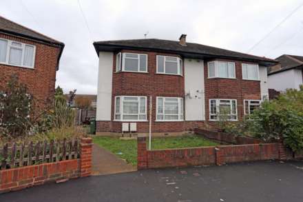 2 Bedroom Flat, Rainham Road South, Dagenham