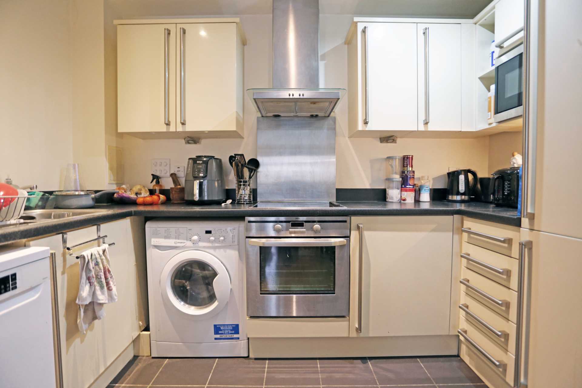 Wealden House, Bow, London, E3, Image 4