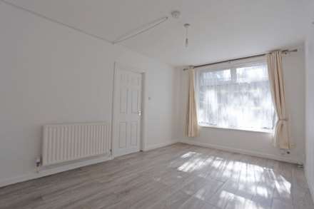Felspar Close, Plumstead, Image 3