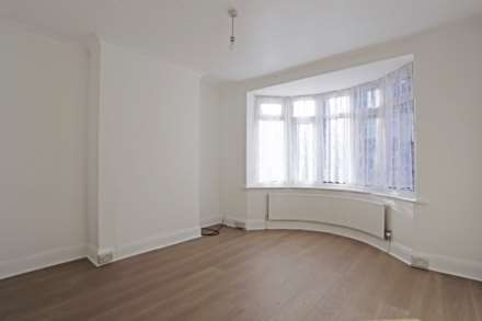 Robinia Avenue, Gravesend, DA11, Image 3