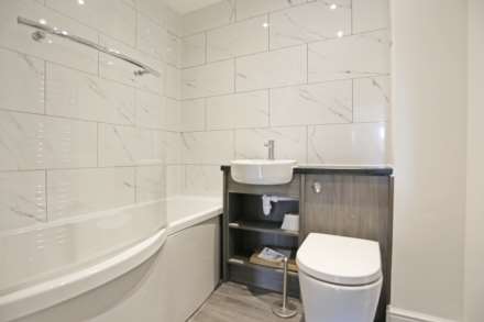 New Road, Rainham, RM13, Image 6