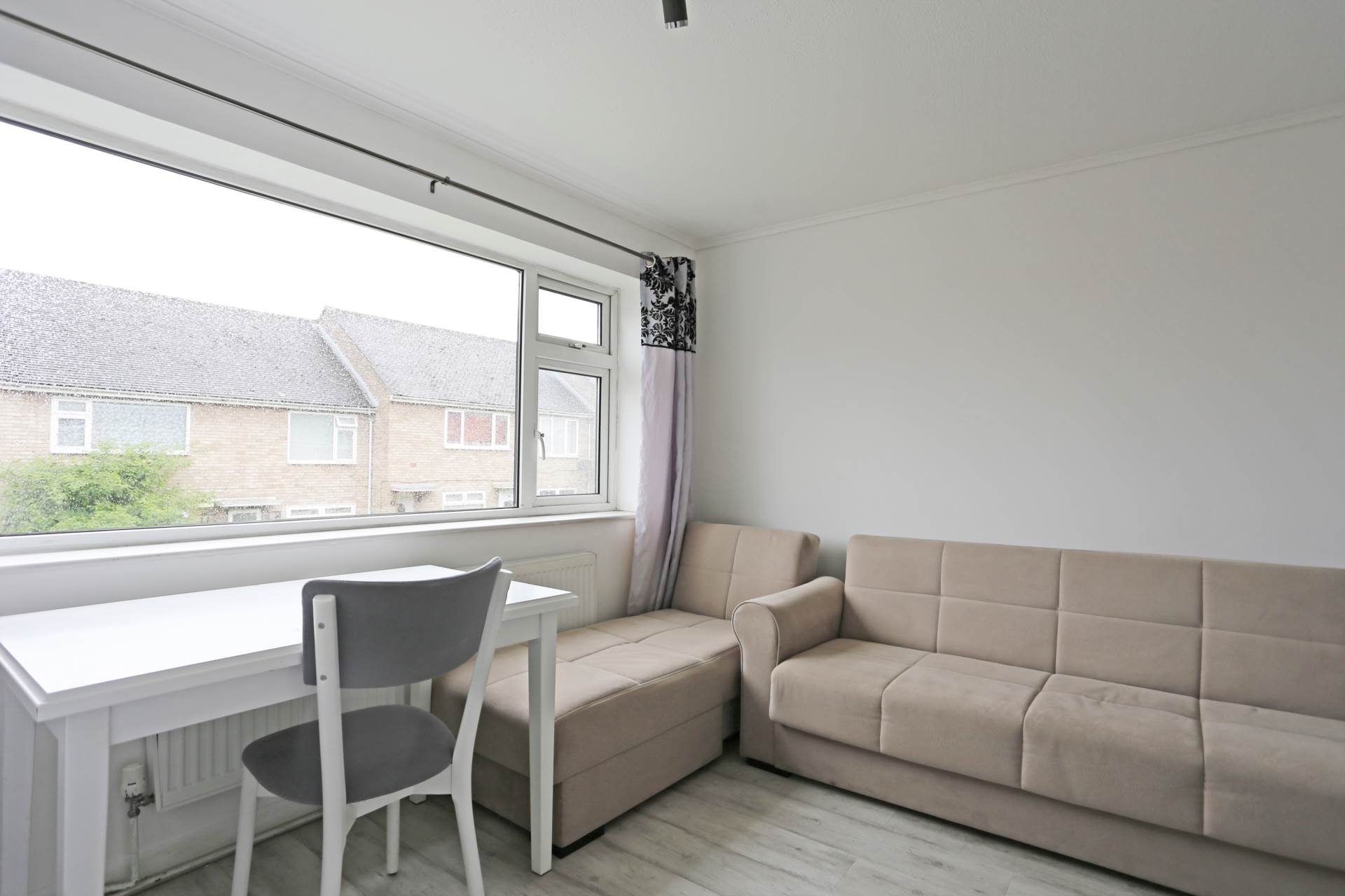 Howell Close, Chadwell Heath, Romford, RM6, Image 2