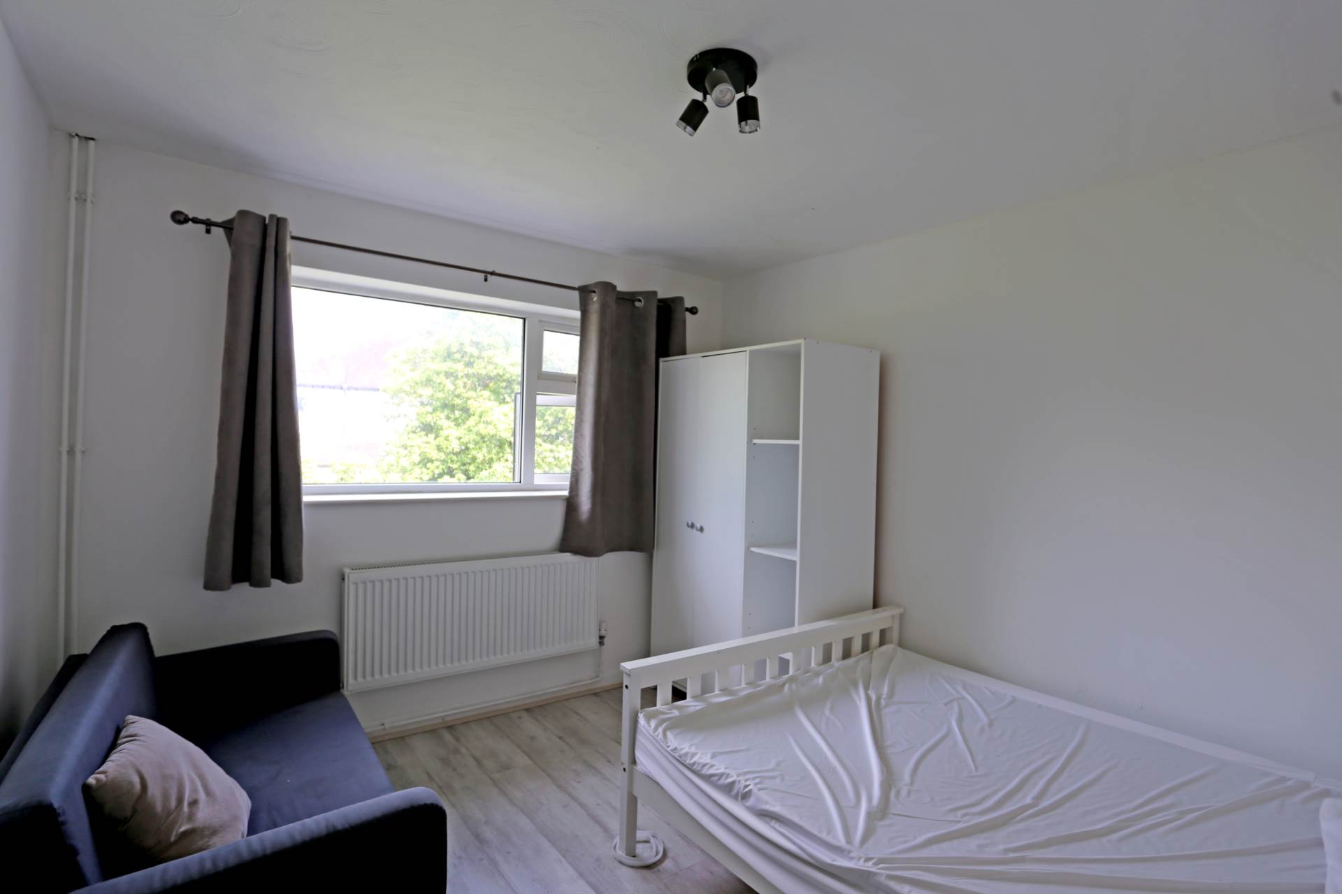 Howell Close, Chadwell Heath, Romford, RM6, Image 1