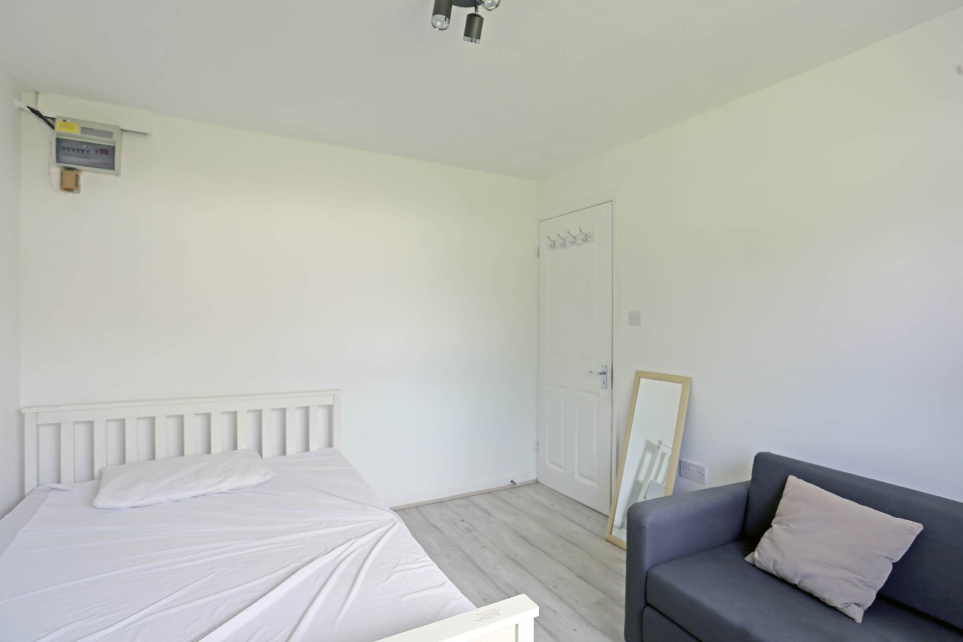 Howell Close, Chadwell Heath, Romford, RM6, Image 2