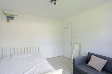 Howell Close, Chadwell Heath, Romford, RM6, Image 2