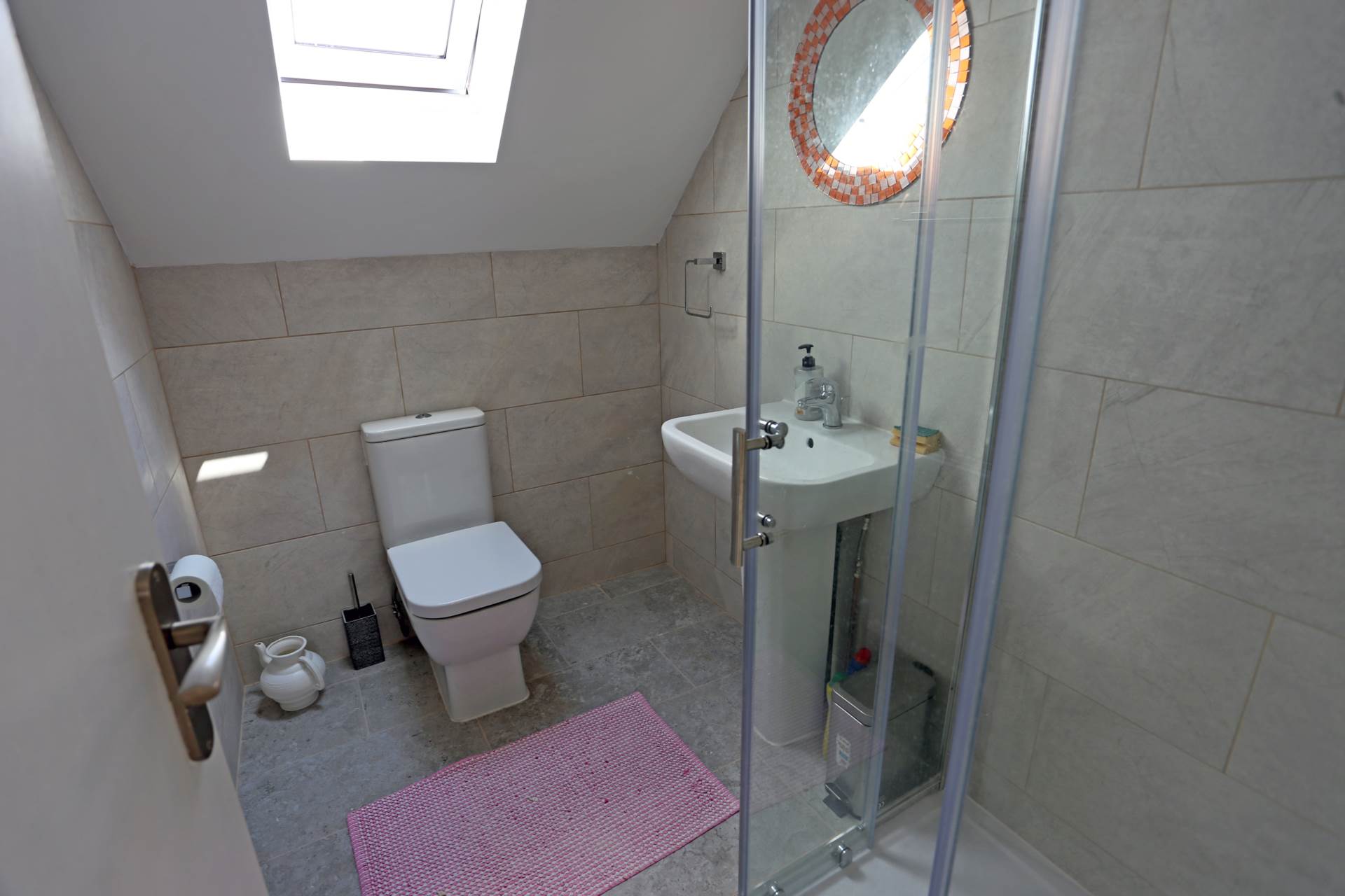 Whalebone Lane North, Romford, Image 4