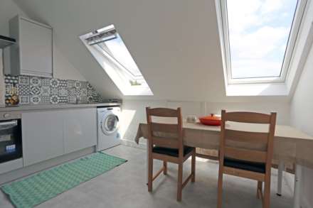 Whalebone Lane North, Romford, Image 3