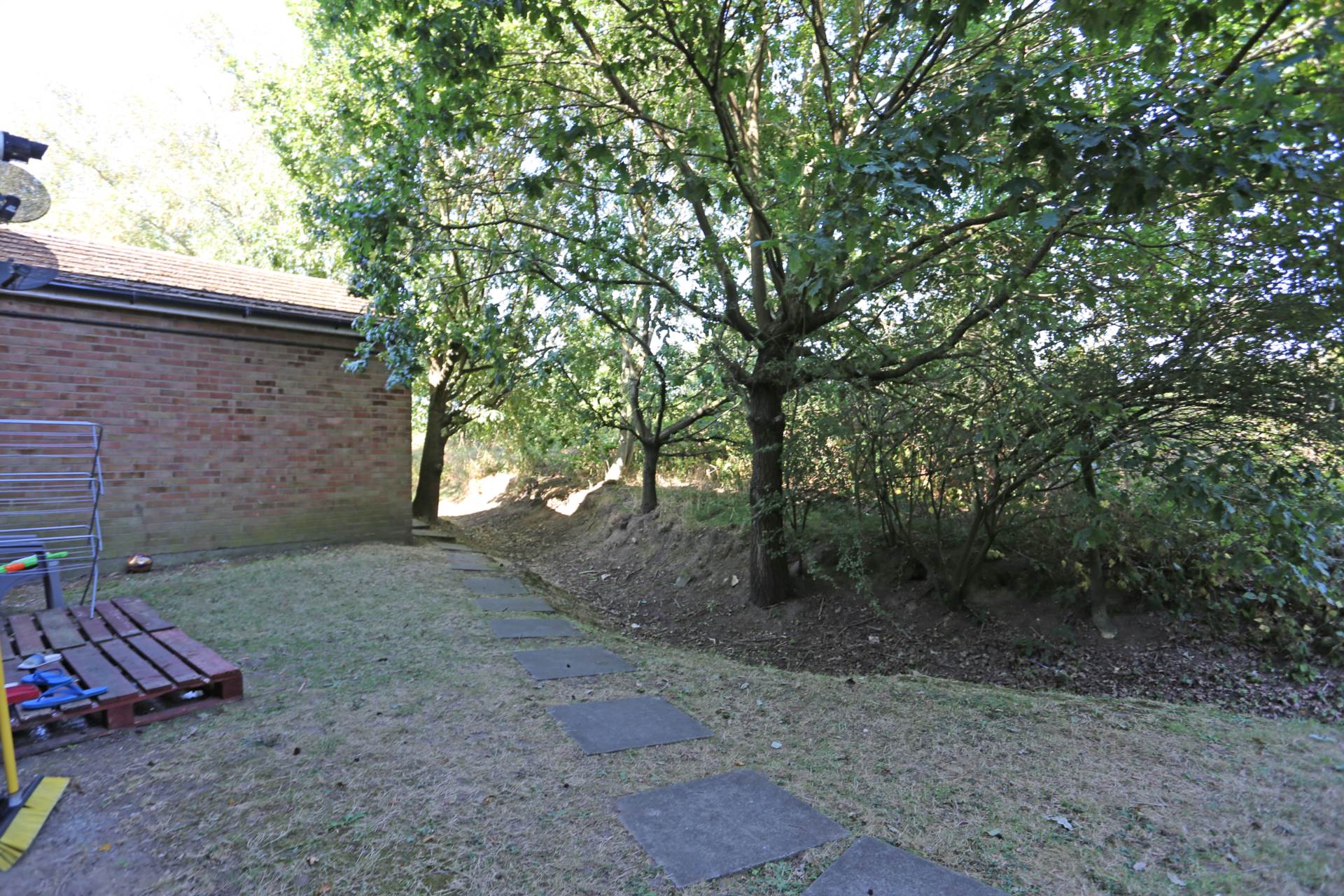 Bawdsey Avenue, Farmview Court, Ilford, IG2, Image 6