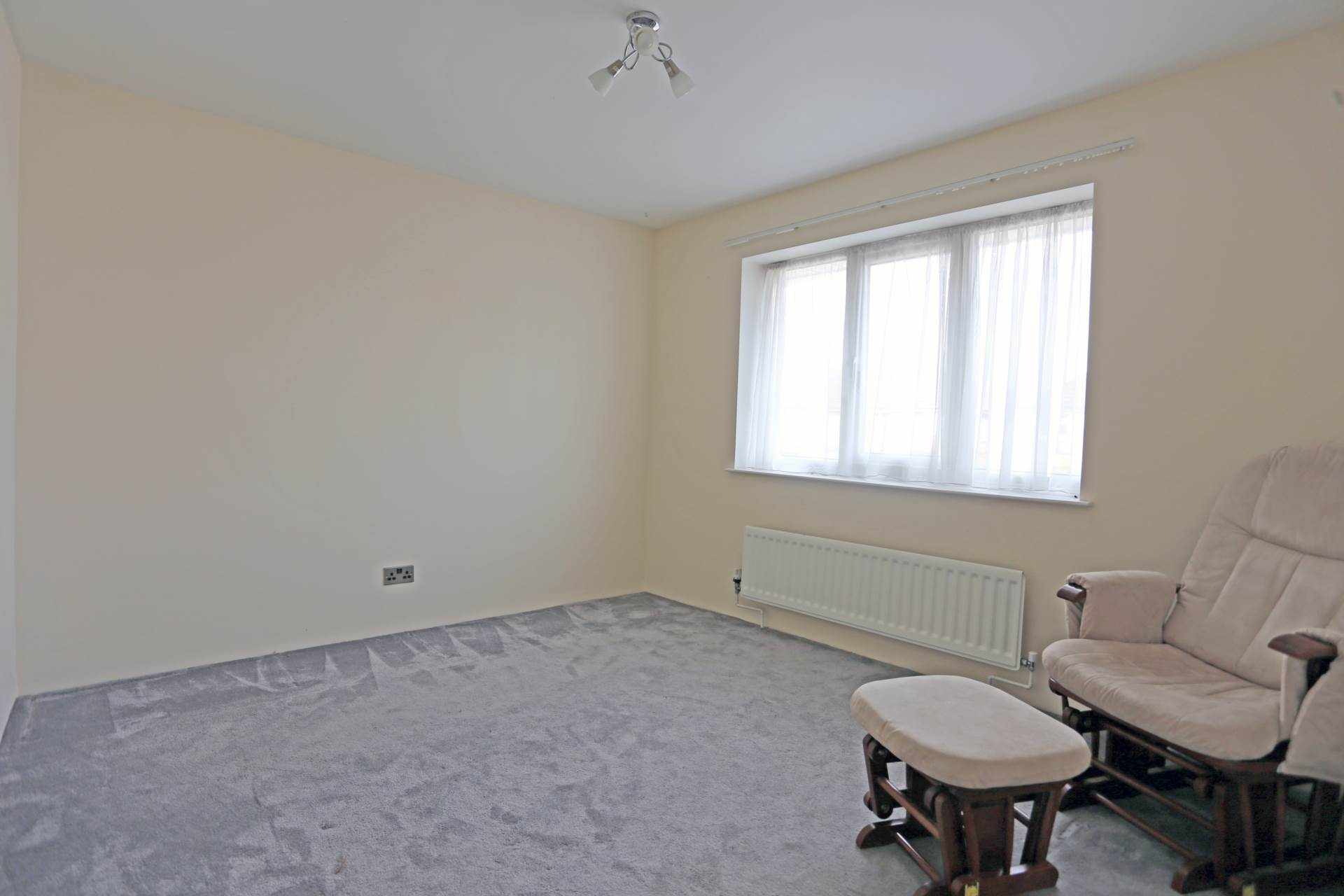 Hugo Gardens, Rainham, Image 13