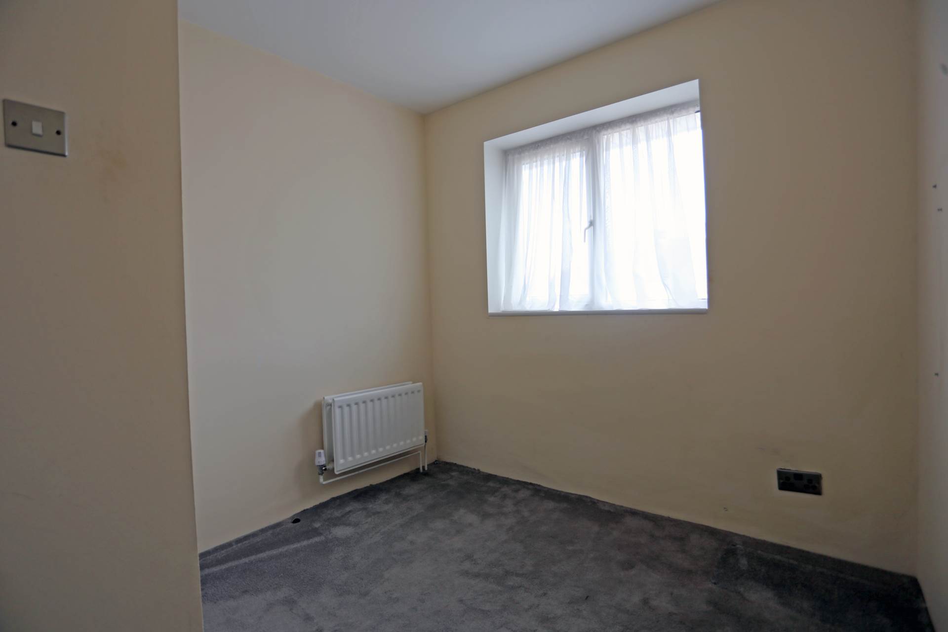 Hugo Gardens, Rainham, Image 14