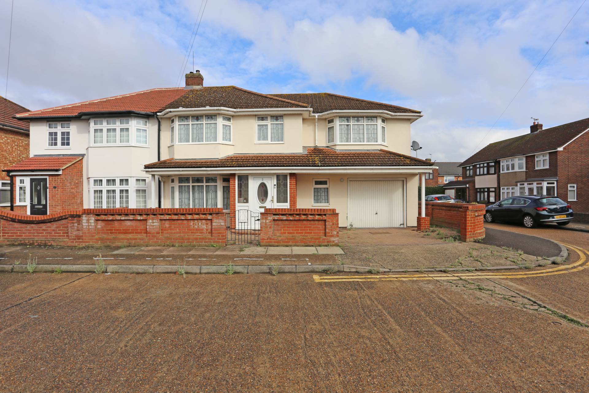 Hugo Gardens, Rainham, Image 2