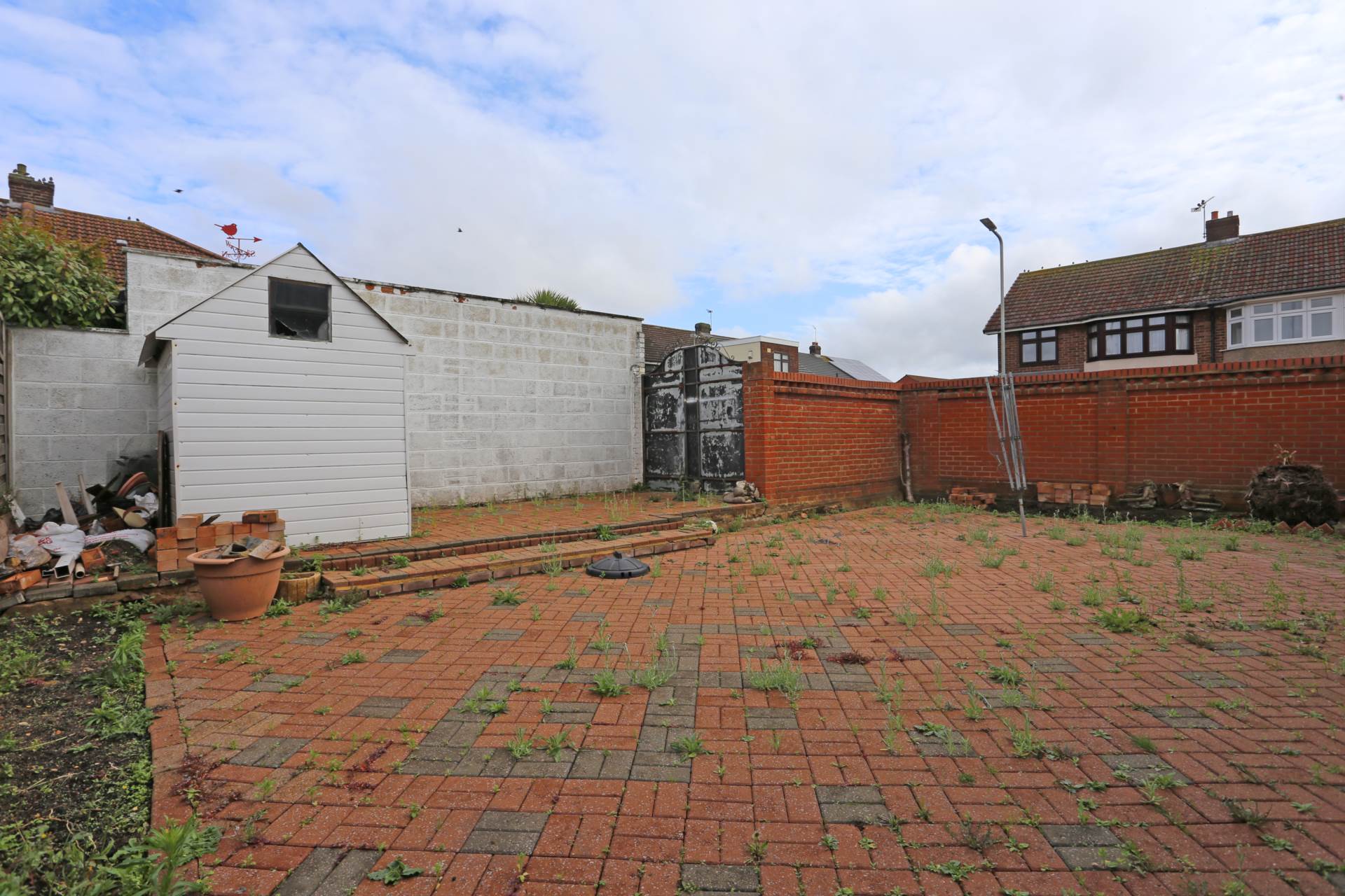 Hugo Gardens, Rainham, Image 20