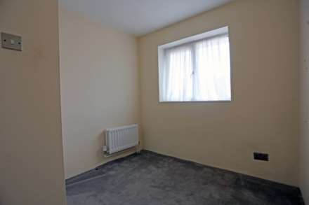 Hugo Gardens, Rainham, Image 14