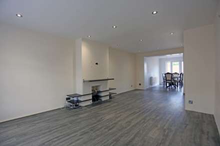 Hugo Gardens, Rainham, Image 6