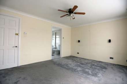 Hugo Gardens, Rainham, Image 9