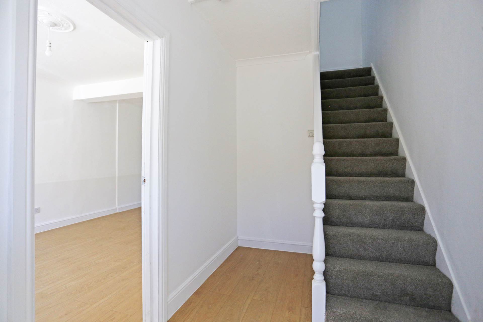 Stanley Avenue, Dagenham, RM8, Image 11