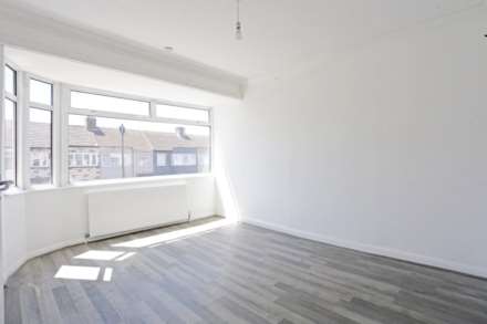 Stanley Avenue, Dagenham, RM8, Image 6