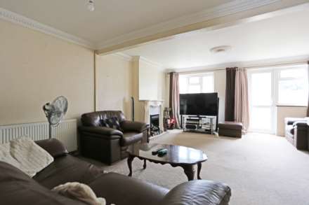 Fleming Gardens, Tilbury, RM18, Image 4
