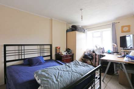 Fleming Gardens, Tilbury, RM18, Image 5