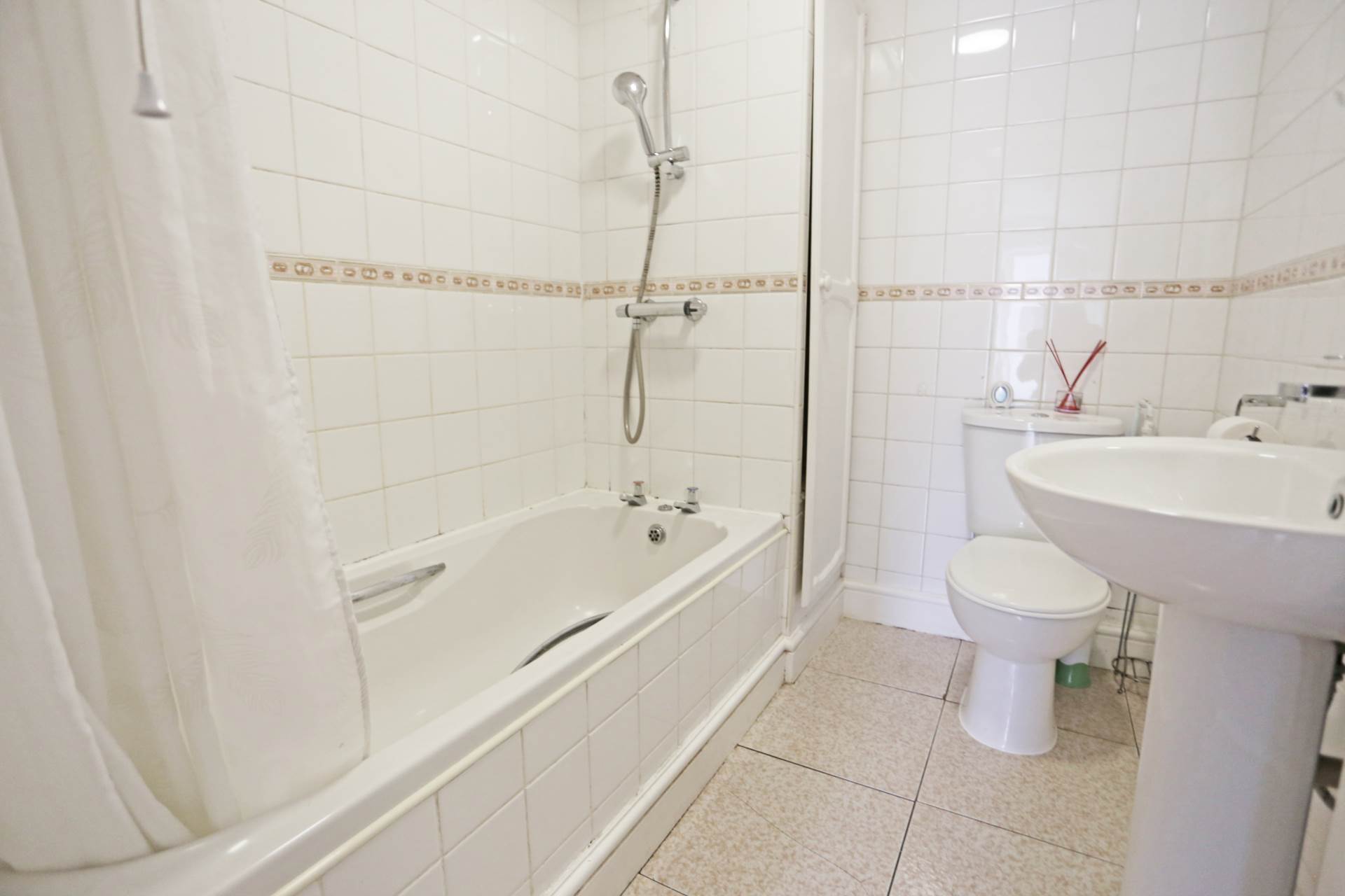 Kingsley Road, Hainault, Fairlop, IG6, Image 10