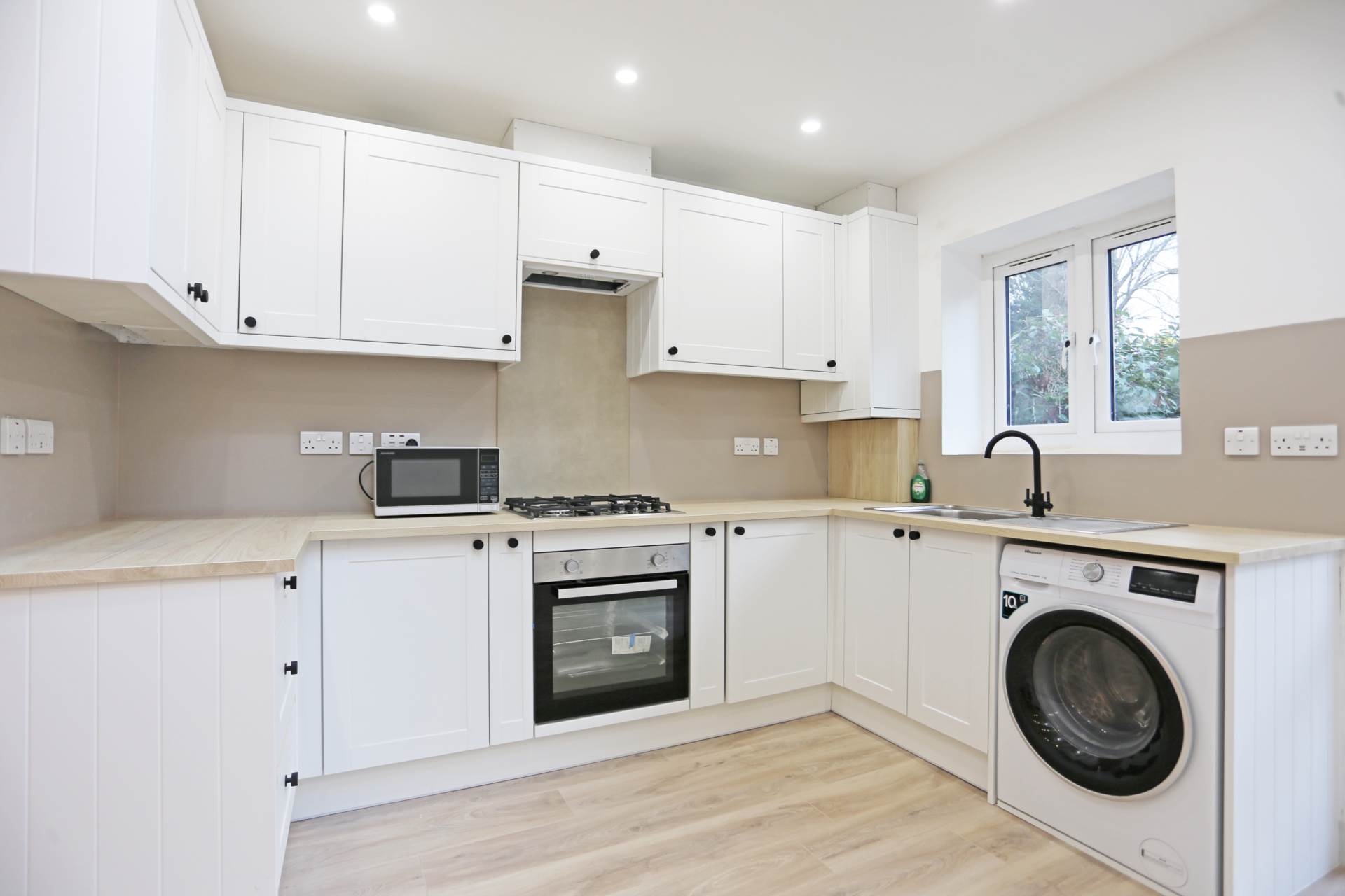 Grantham Court, Chadwell Heath, RM6, Image 2