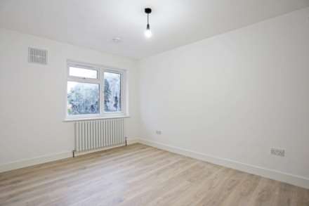 Grantham Court, Chadwell Heath, RM6, Image 10