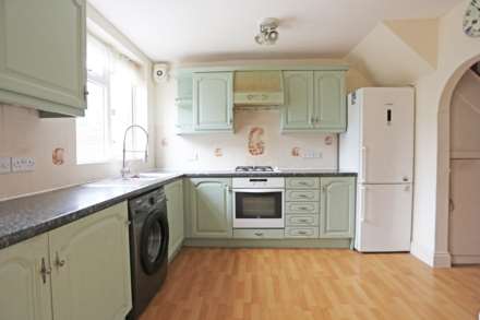 Pondfield Road, Dagenham, RM10, Image 3