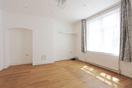 Becontree Avenue, Dagenham, RM8, Image 4