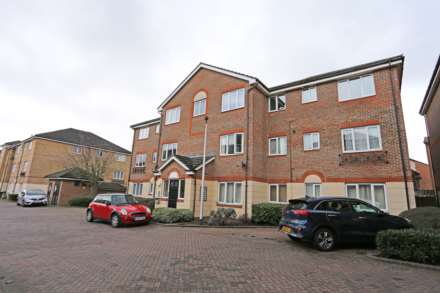 2 Bedroom Flat, Quarles Park Road, Chadwell Heath, RM6