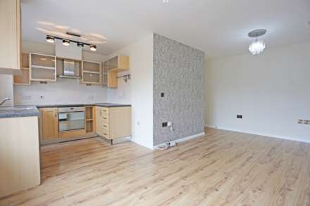 Quarles Park Road, Chadwell Heath, RM6, Image 2