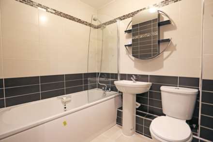 Quarles Park Road, Chadwell Heath, RM6, Image 9