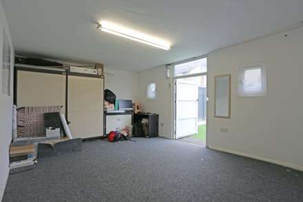 Whalebone Lane South, Dagenham, Image 13
