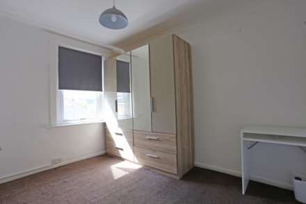 Whalebone Lane South, Dagenham, Image 6