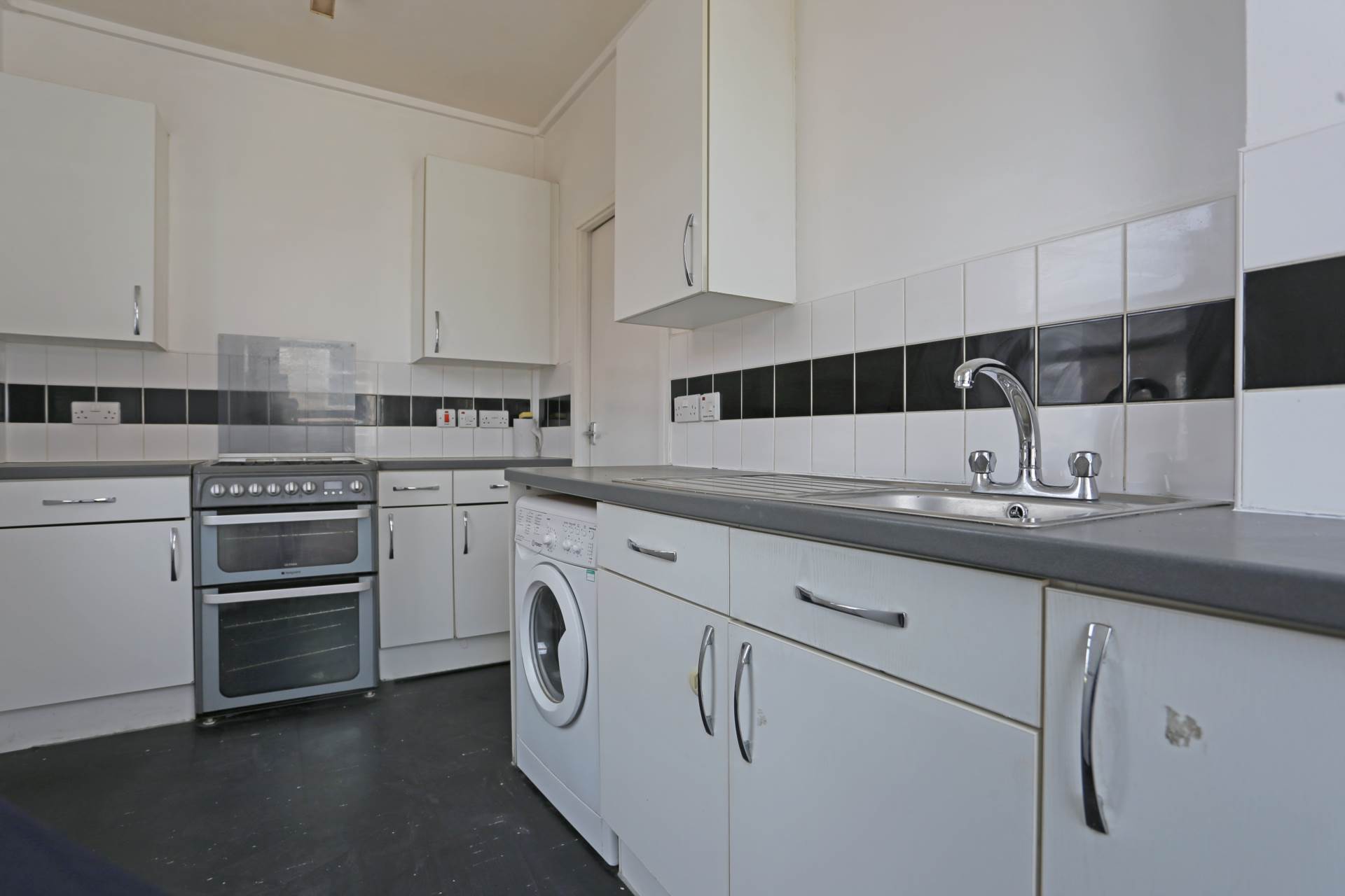 Hutton House, London, Image 4