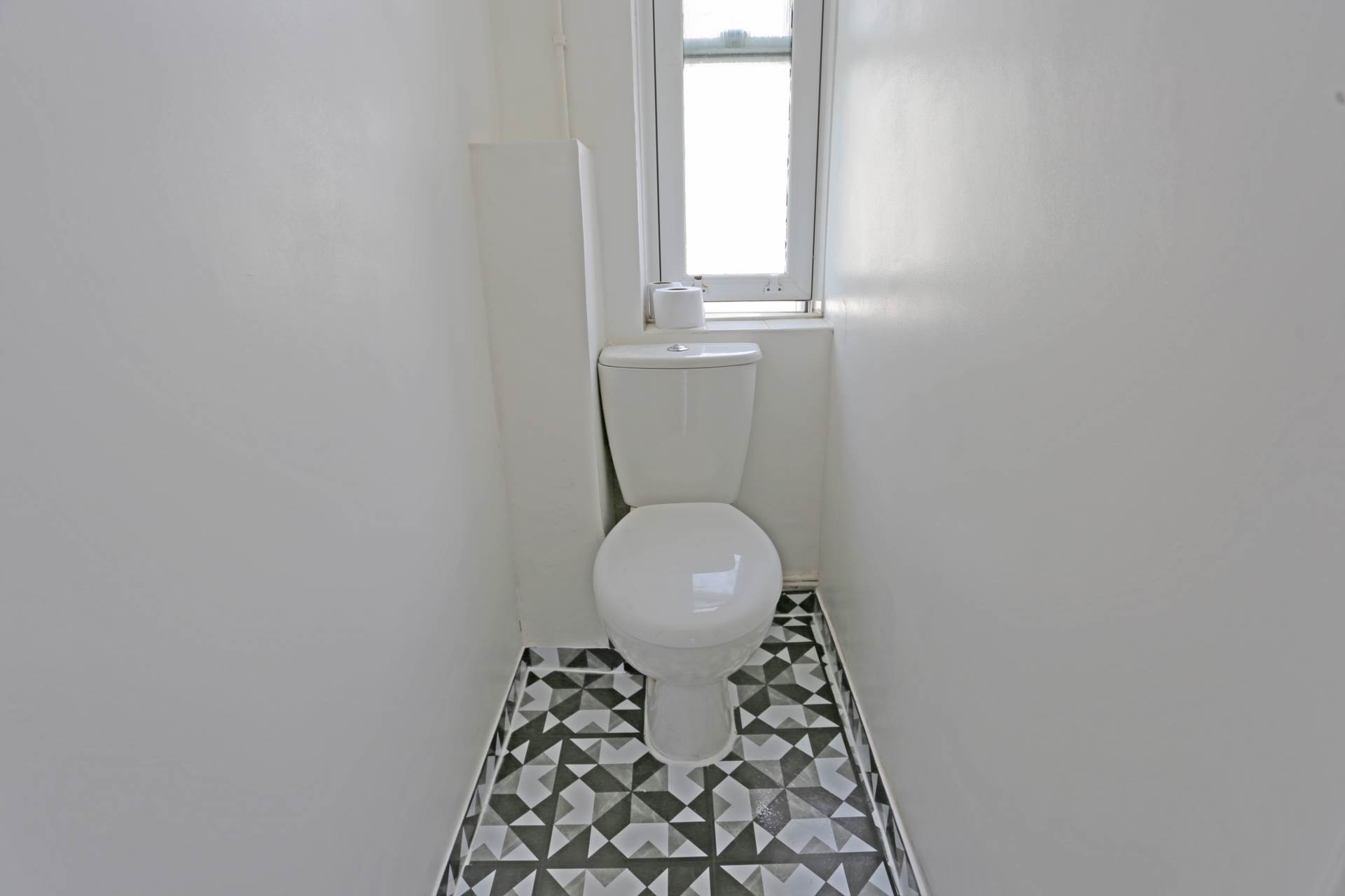 Hutton House, London, Image 8