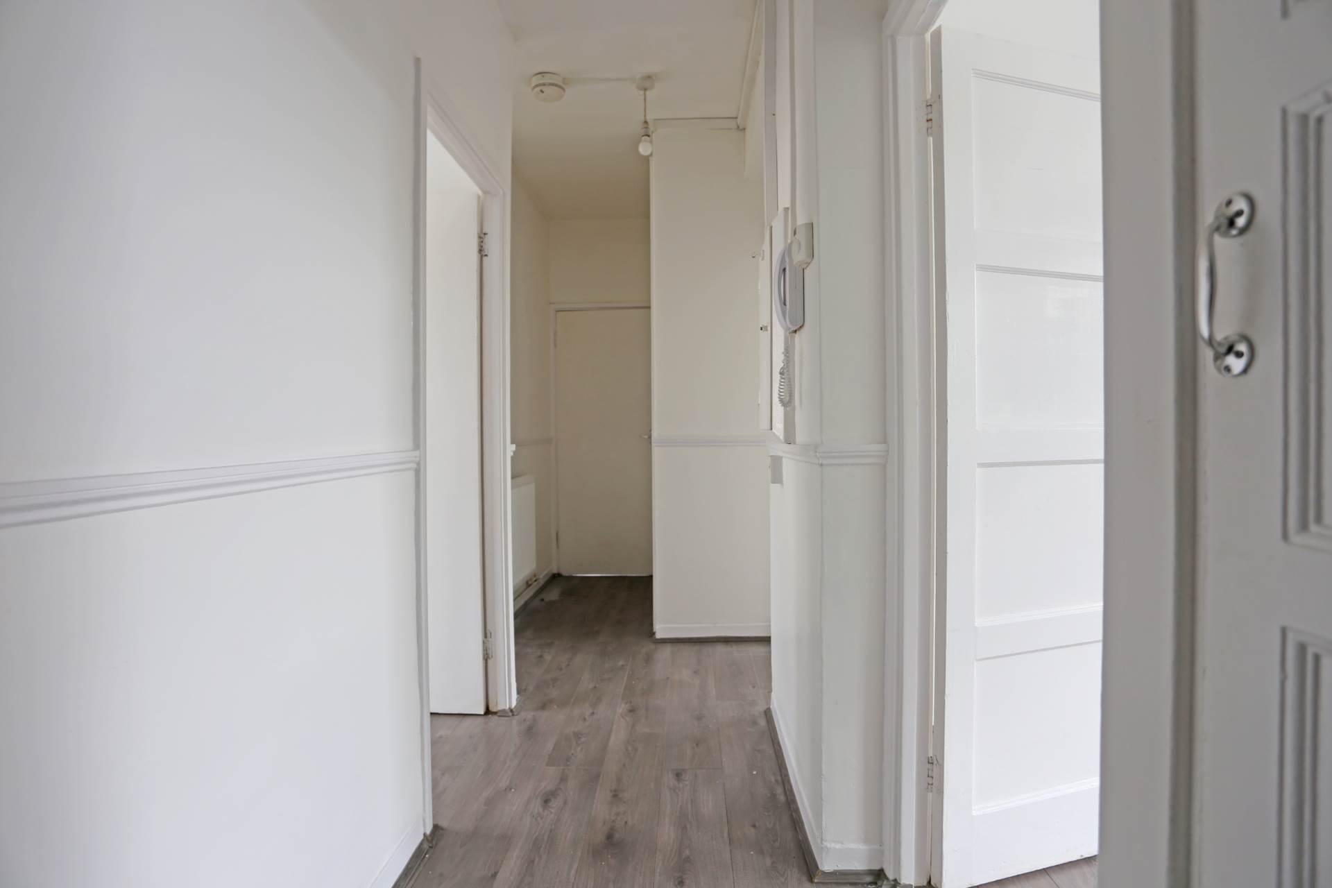 Hutton House, London, Image 9