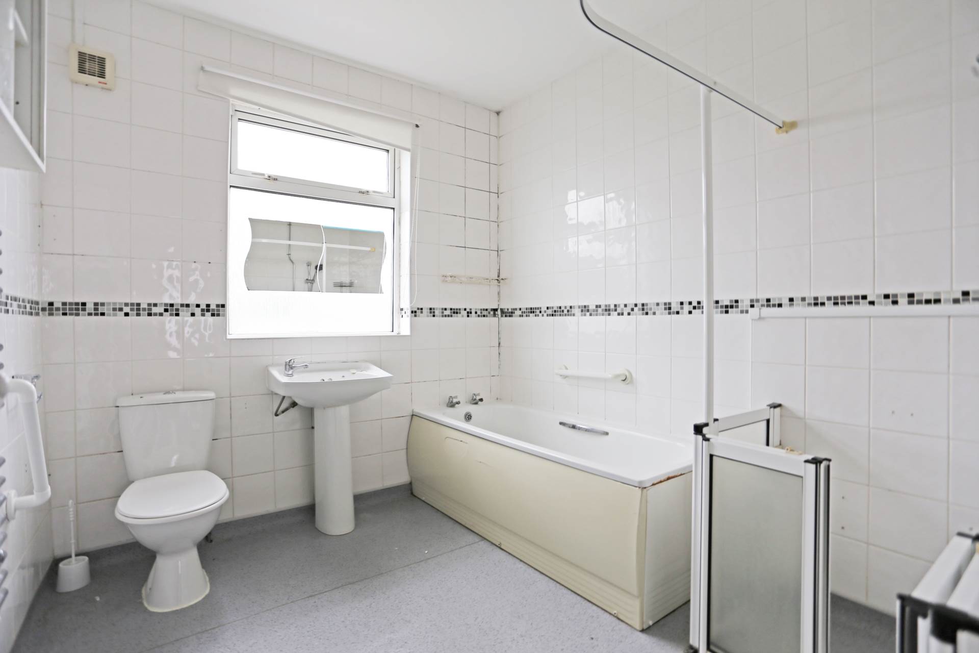 Bute Road, Ilford, Barkingside, IG6, Image 8