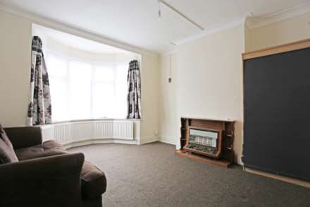 Bute Road, Ilford, Barkingside, IG6, Image 3