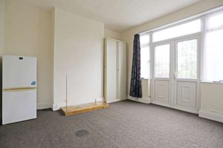 Bute Road, Ilford, Barkingside, IG6, Image 4
