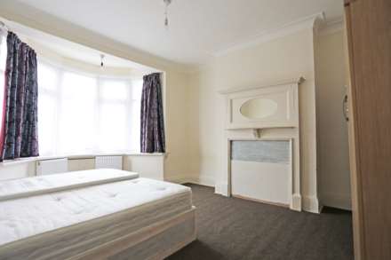 Bute Road, Ilford, Barkingside, IG6, Image 5
