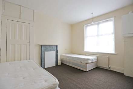 Bute Road, Ilford, Barkingside, IG6, Image 6