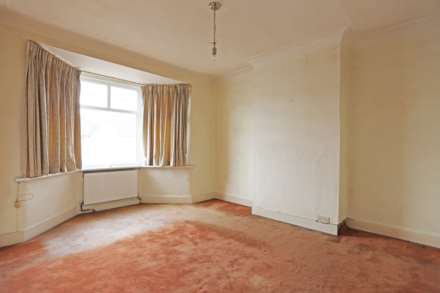 Kings Avenue, Chadwell Heath, Romford, RM6, Image 5