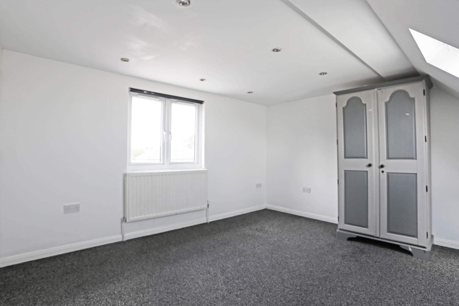 Ainsley Avenue, Romford, RM7, Image 11