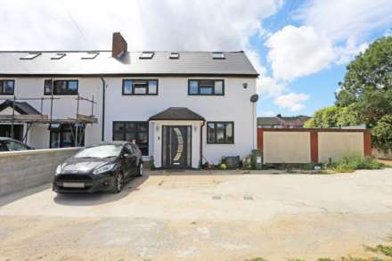 8 Bedroom End Terrace, Ainsley Avenue, Romford, RM7