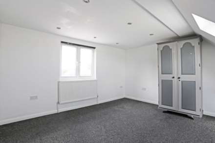 Ainsley Avenue, Romford, RM7, Image 11